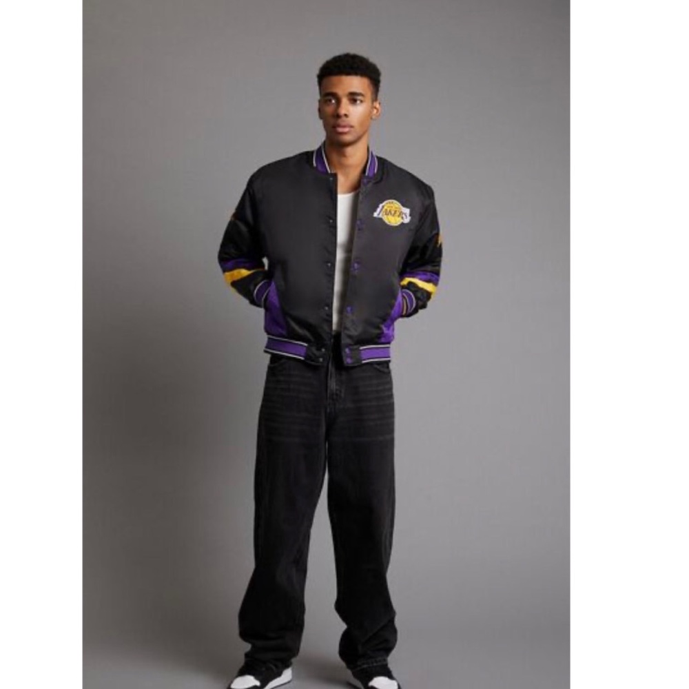 Mens NBA Los Angeles Lakers Bomber Jacket - Picture 3 of 9